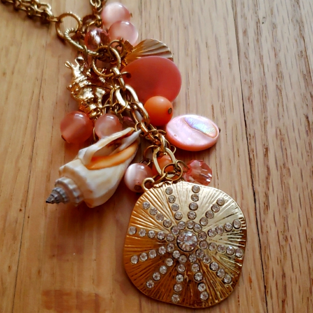 Woman's necklace